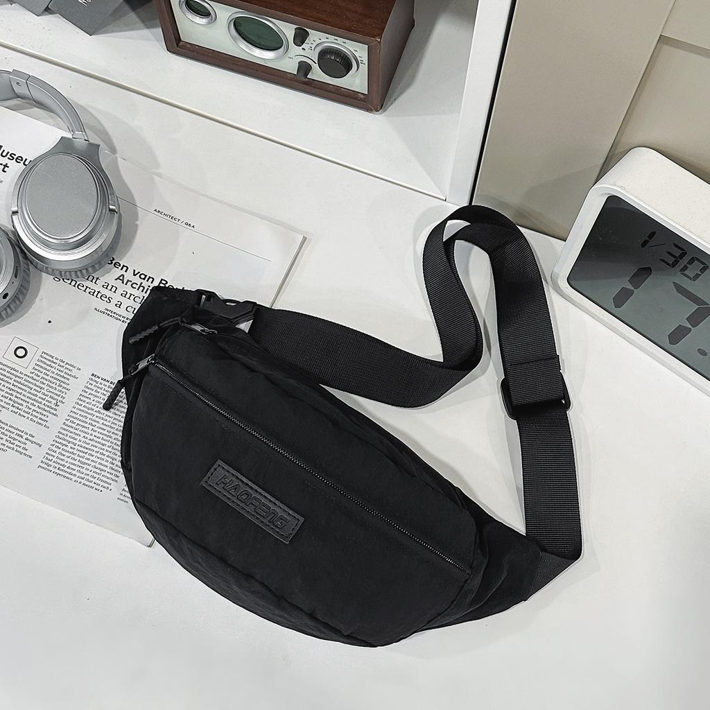 Crossbody bag men's commuter breast bag trendy simple tooling style shoulder bag women's casual lightweight satchel multi-pocket anti-splashing water