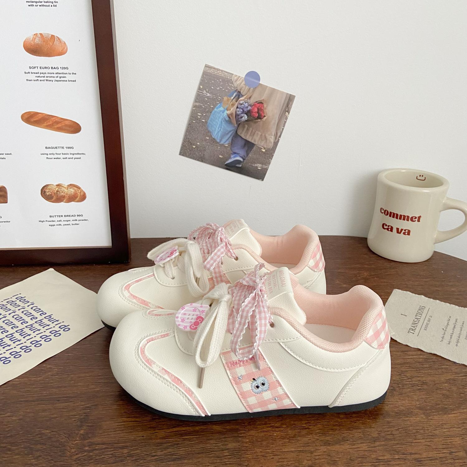 

Pink puff board shoes female ugly cute 2025 summer new chic niche design Korean version of student sports little white shoes 35