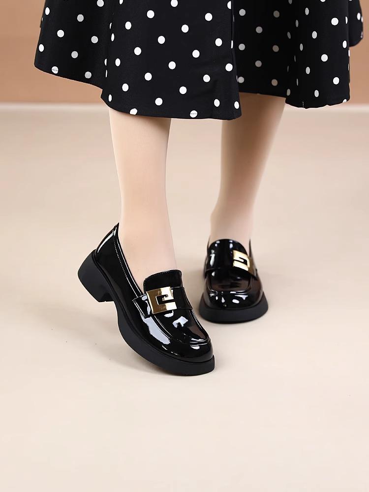 Woodpecker Damen Mokassins im britischen Stil aus Lackleder zum Hineinschlüpfen mit weicher Sohle und Blockabsatz für den Herbst