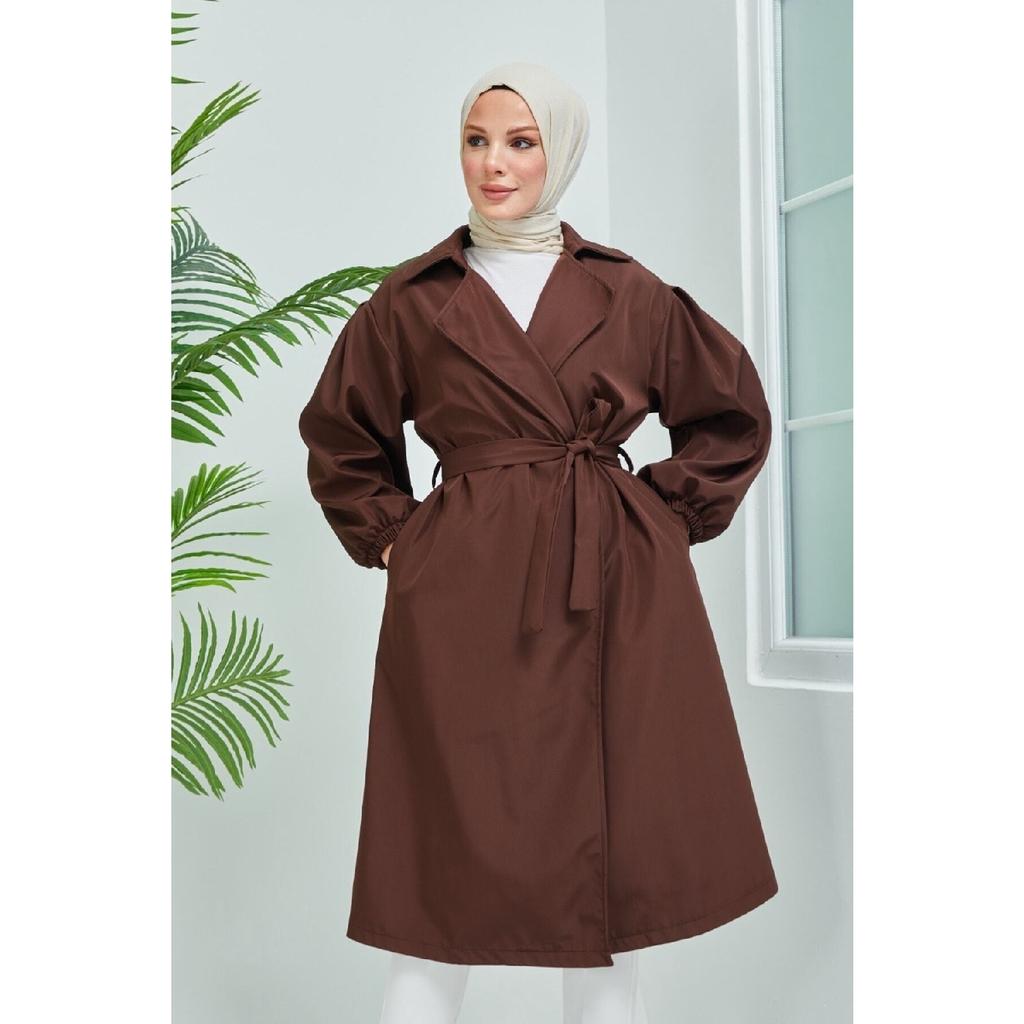 Trench cu mânecă cu balon negru cu centură