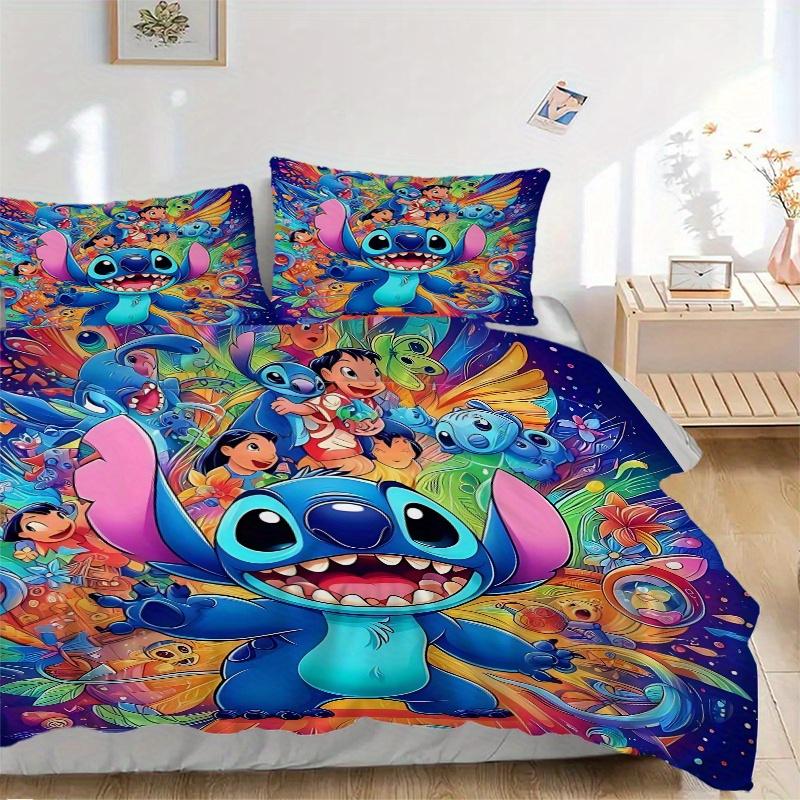 

3pcs Lilo and Stitch Printed Quilt Set - Includes 1 Quilt Cover and 2 Pillowcases, Machine Washable - Suitable for All Seasons.B057 135x200cm