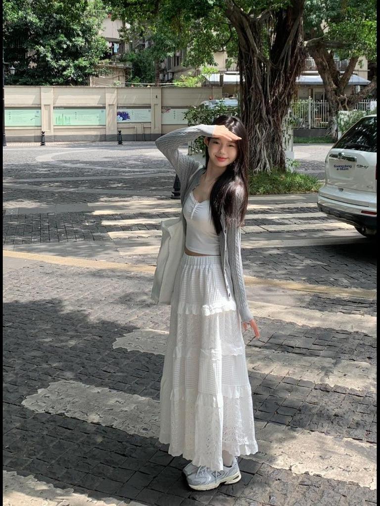 Damski Kardigan Dzianinowy z Retro Haftem - Modna Krótka Kurtka Twist na Wczesną Jesień 2023