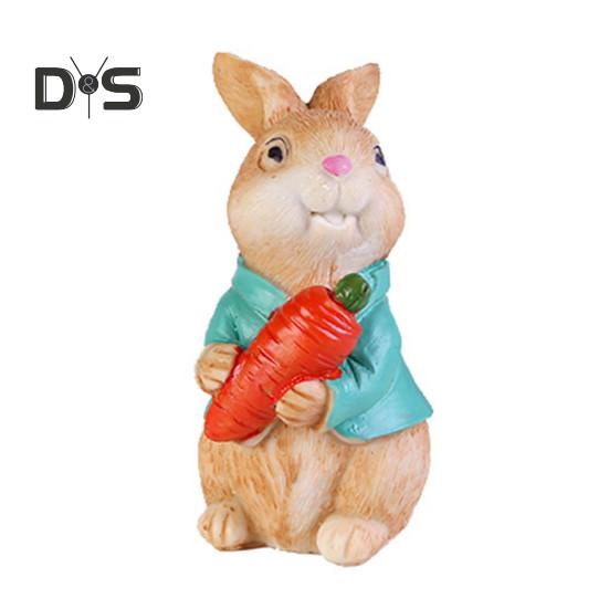 

1/2 шт., пасхальная фигурка кролика, держащая красочное яйцо, морковка, статуэтка кролика из смолы, скульптура животного, домашний офис, книжная полка, украшение для рабочего стола, орнамент A