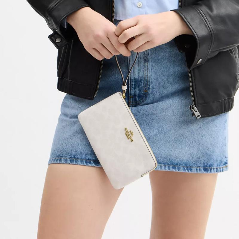 Coach Corner Zip 20 Signature Brand Print Coated Canvas Clutch Small Women's White