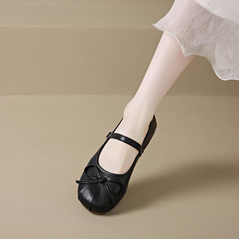Korean Version of Flat Bottom One-word Mary Jane Small Leather Shoes Women's 2025 New Summer Square Head Pleated Bow Versatile Single Shoes