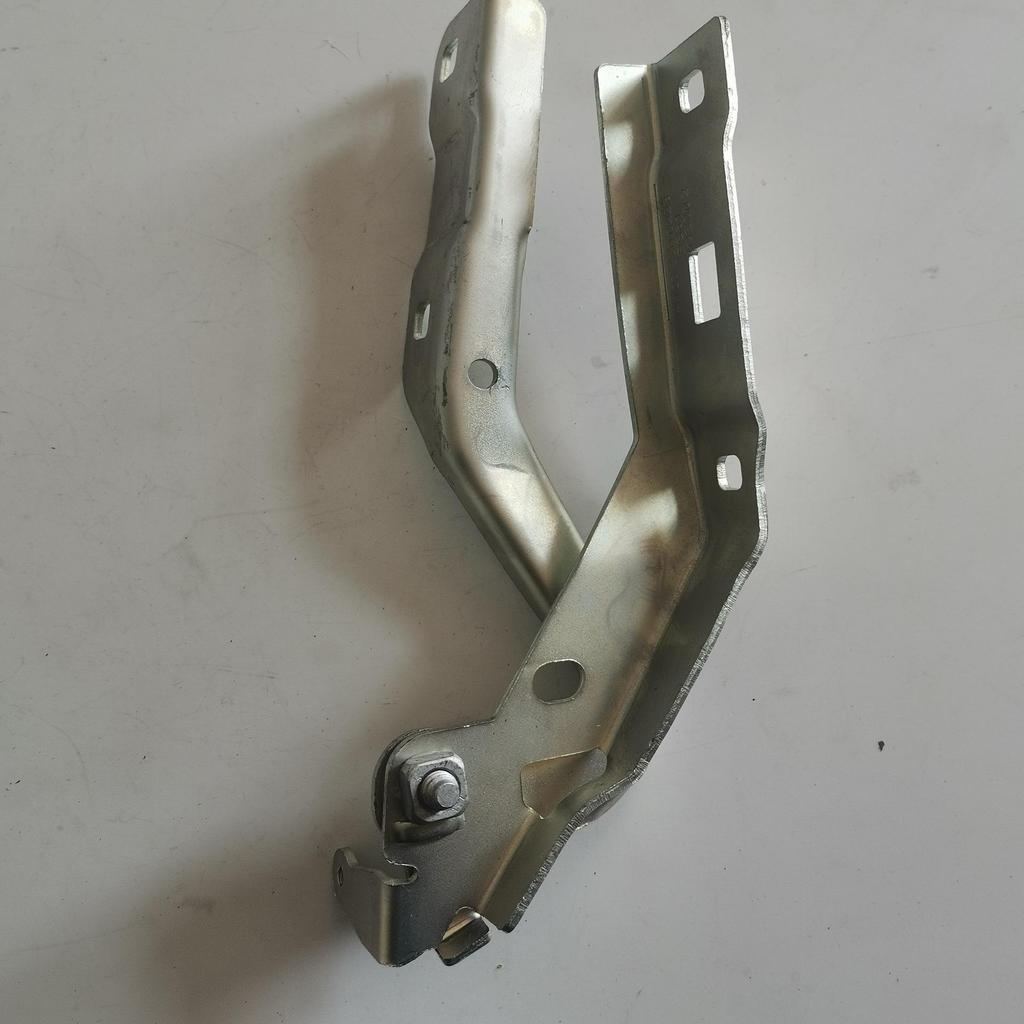 Left & Right Hood Hinges for Mercedes-Benz GLA X156 (1568800128)