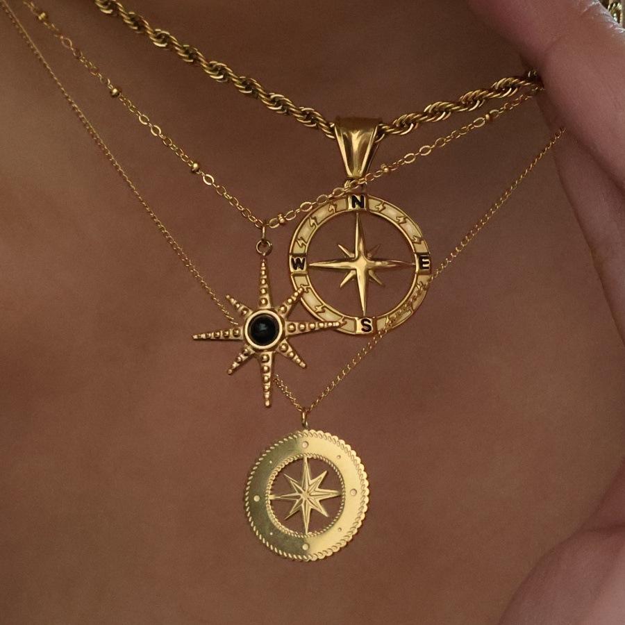 European and American Fashion Personalized Fringed Moon Star Necklace, Retro Temperament Diamond-set Design Clavicle Chain