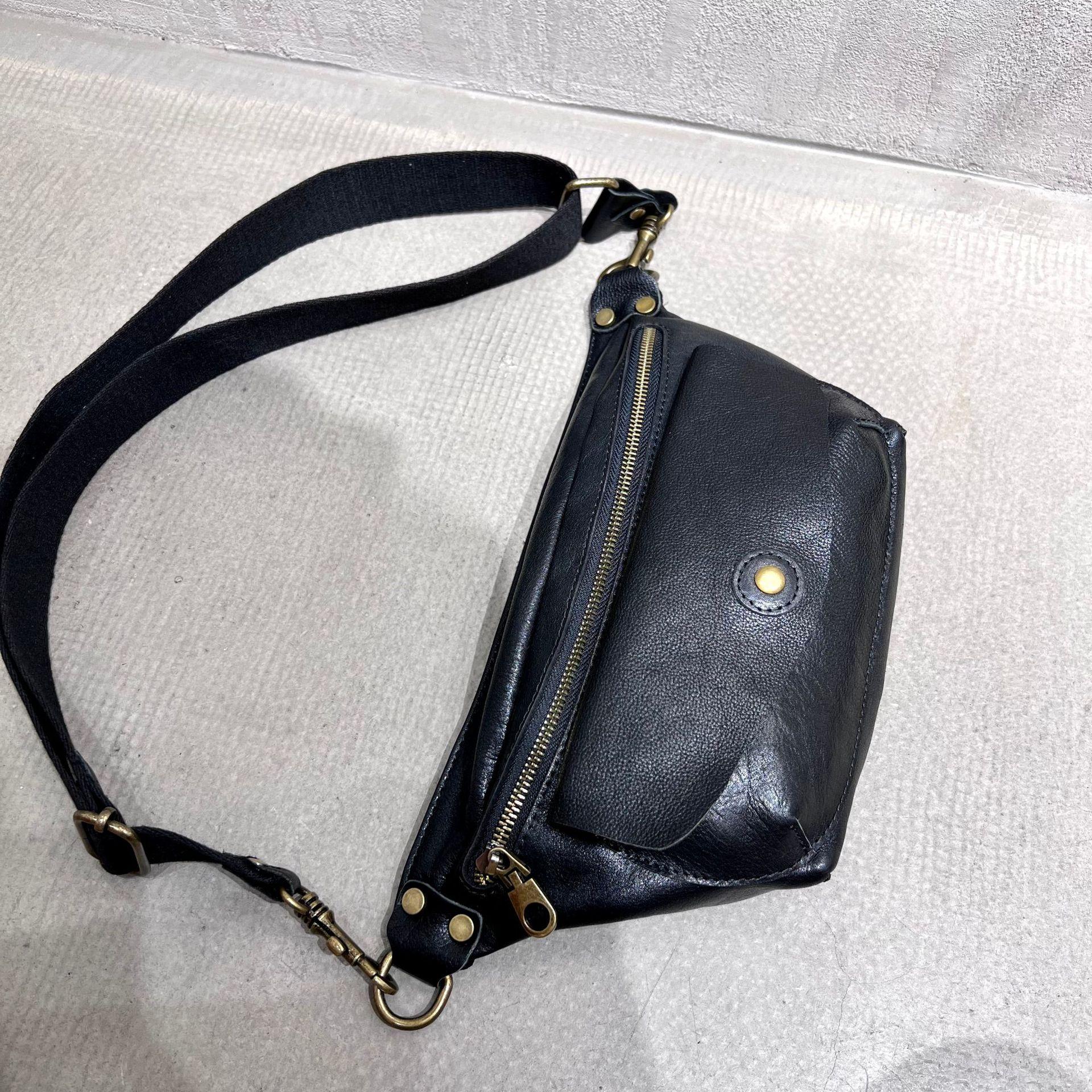 

Handcrafted Genuine Leather Chest Bag for Women - Plant-Tanned Top-Layer Cowhide, Persalized Trendy Shoulder & Crossbody Bag чёрный