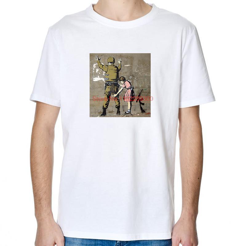 Letnie Bawełniane Nowe Koszule i Koszulki Banksy Dziewczyna Żołnierz Vintage Graficzne Koszulki Moda Streetwear Oddychająca Koszulka z Nadrukiem