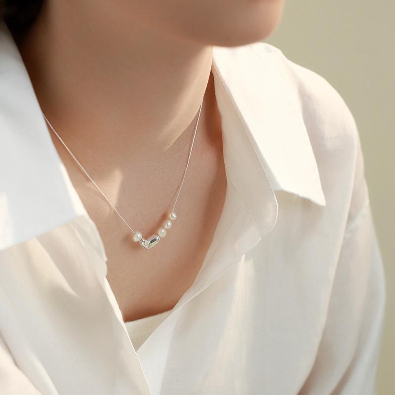 Sweet Pearl Heart Clavicle Necklace for Women – Versatile, Fashionable, and Trendy Layering Accessory