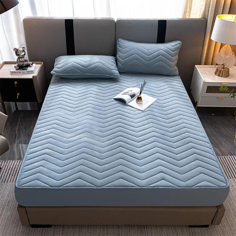 Hochwertiger Luxus-Bettlaken-Matratzenschoner aus gesteppter Baumwolle mit antibakterieller Faserfüllung und Anti-Milben-Bequemlichkeit