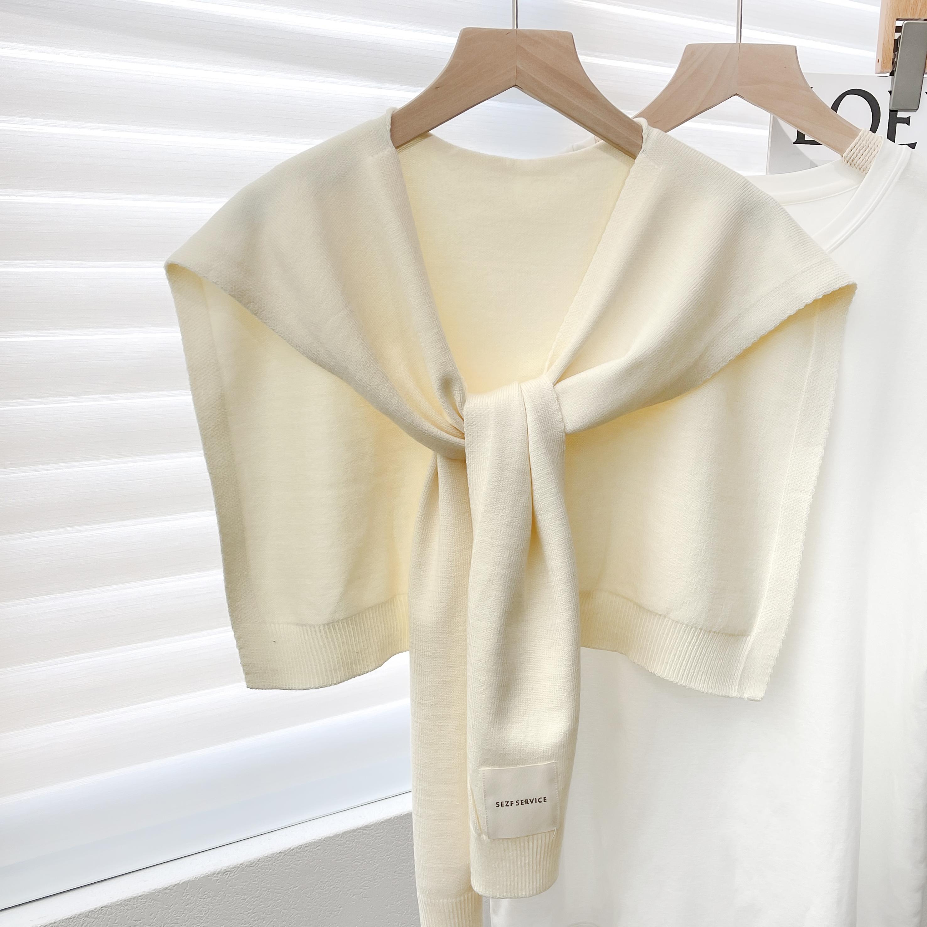 

Solid Color Knitted Shawl Scarf Women Autumn And Winter Capes With Shirts Fashion Winter Clothes Women Decorative Scarves белый