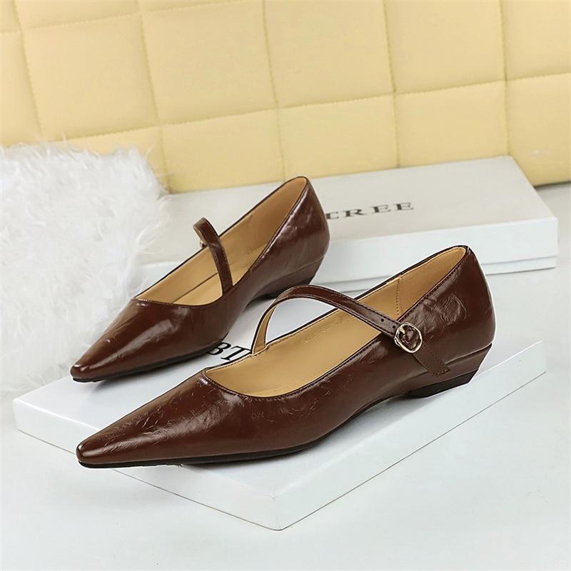 Fashion Korean Simple Women's Single Shoes With One Straps Comfortable Sloping Heels Shallow Tip Toe Low Heels Versatile Hand-Grabbing