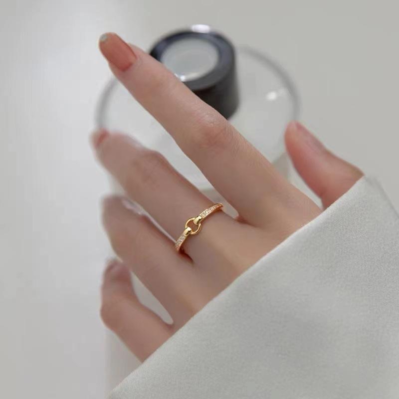 

Simple Geometric Round Pave-set Diamond Ring for Women, Elegant Jewelry Finger Ring adjustable opening золотой