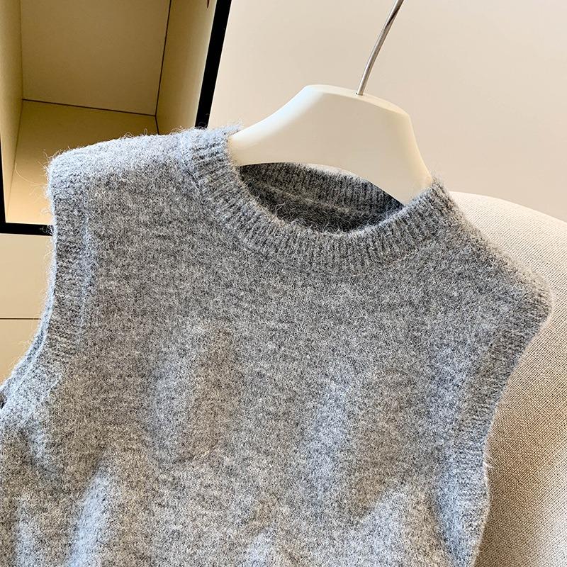 Lotus leaf edge knitted vest women's new design sense versatile stacking