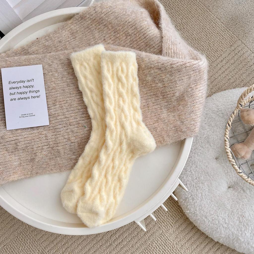 Cozy Women's Thick Plush Socks for Autumn and Winter - Warm Velvet Postpartum Home and Sleep Socks