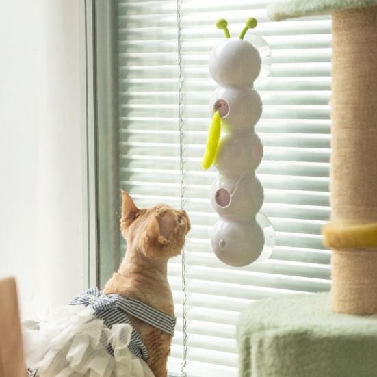 Chytrá pohybová červí hračka pro kočky do interiéru, interaktivní design housenky, vířivá kočičí hračka pro instalaci na zeď, dveře, okno