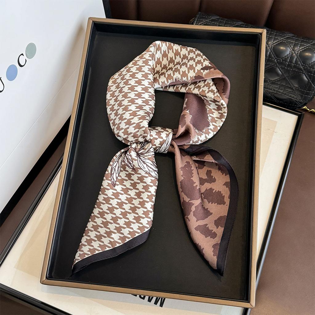 Spring and summer new high-end printed Chinese square scarf female 111 mulberry silk scarf versatile thin neck scarf shawl