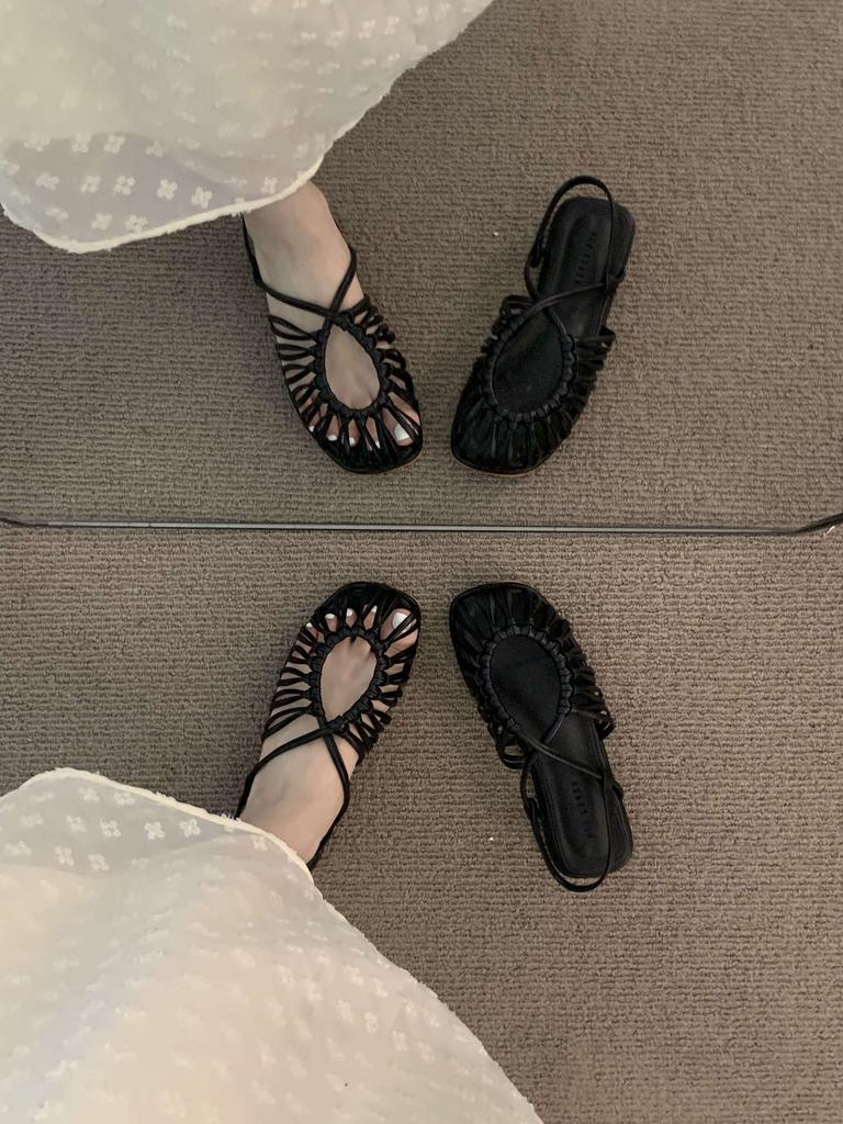 Niche Franse bruine tas hoofd sandalen dames 2025 nieuw zomer bohemien zachtzool casual strand Romeinse schoenen