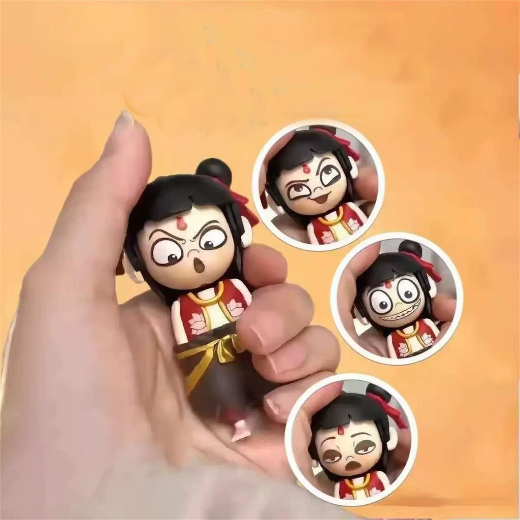 Press To Change Face Fun Toy Cute Anime Cartoon Character Shaped Ornaments, Toys, Children's Gifts, Decorative Ornaments