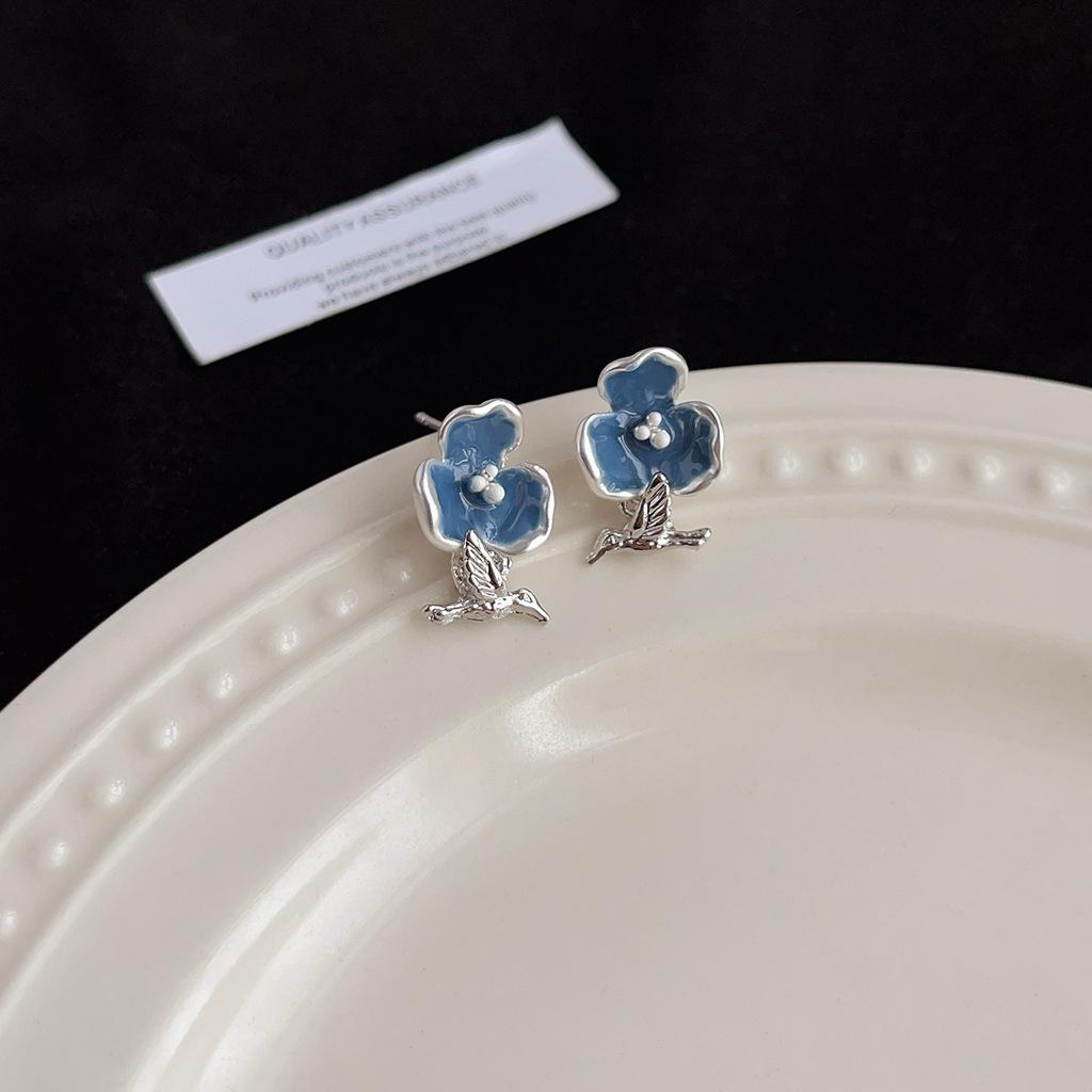 Maillard Coffee Color Amber Earrings Women's Autumn and Winter High-end Commuter Style Earrings Light Luxury Niche Design Earrings