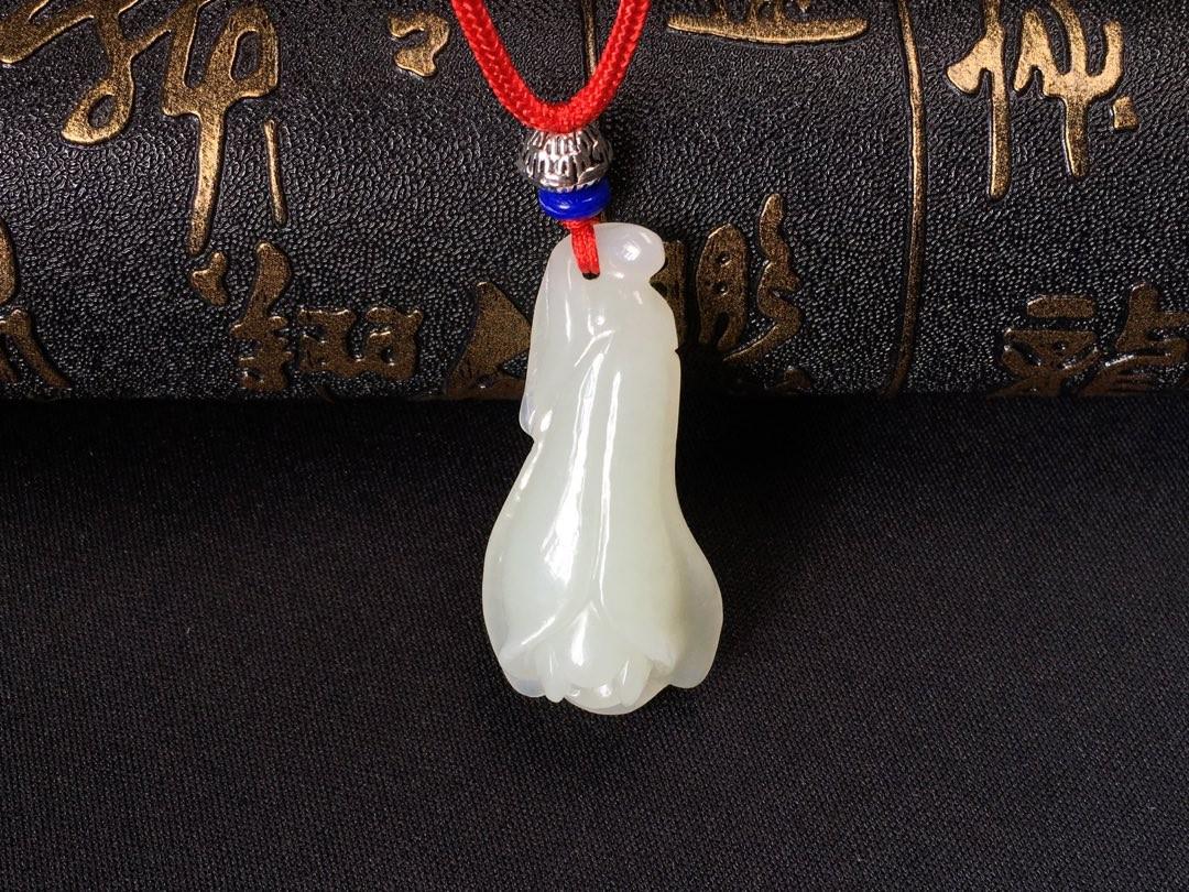 Elegant White Magnolia Jade Pendant Necklace for Women with Certificate