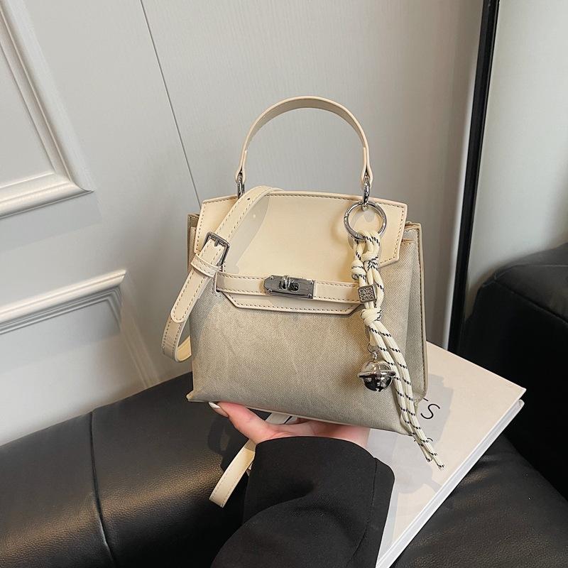 

Ретро-сумка через плечо для женщин, сумка из искусственной кожи, сумка через плечо, модная и универсальная with pendant