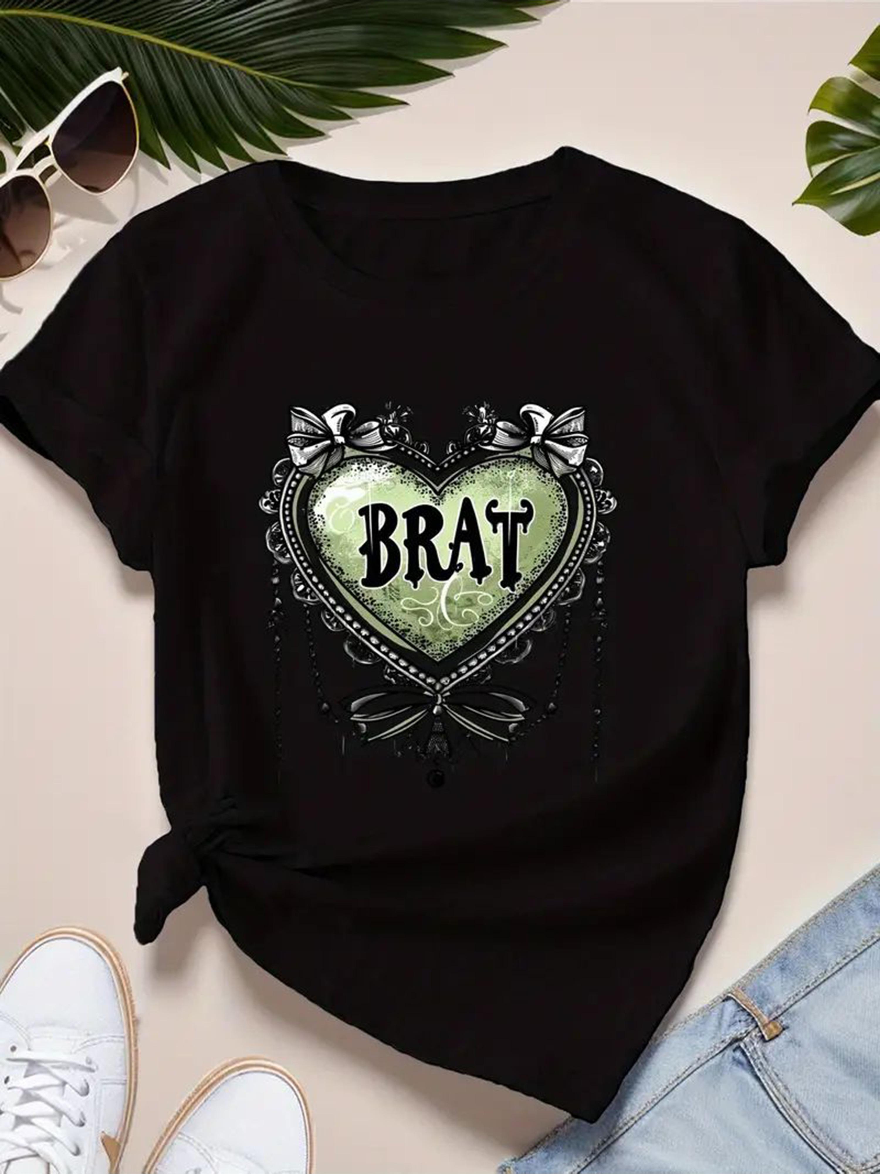 

Heart-Shaped BRAT Graphic Plus Size Women s T-Shirt - Black Knotted Short Sleeve Tee with Decorative Elements, Perfect for Casual Summer Outfits S разноцветный