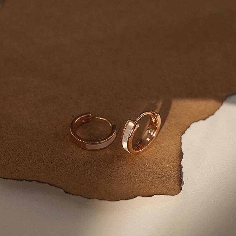 High-End 2023 Trend: Simple Shell Champagne Silver Earrings - Cold Style Design