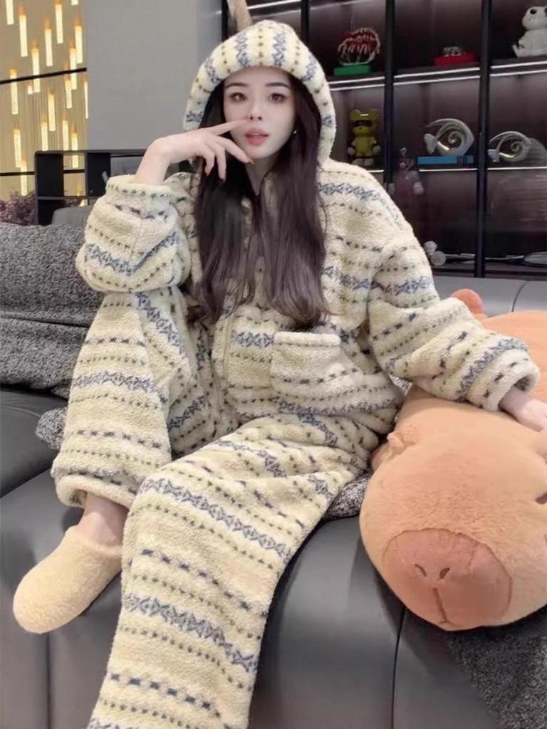 Women's 2025 Winter Hooded Coral Fleece Pajama Set - Cozy, Fashionable, Versatile, High-End Homewear