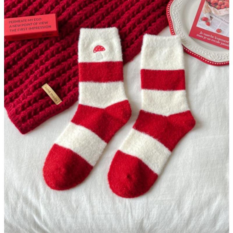 Female Winter Velvet Thickened Warm This Year Embroidered Mushroom Red Sleep Socks
