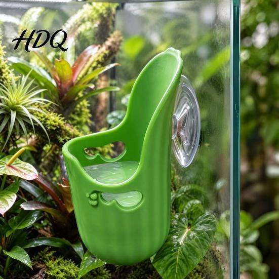 Space Saving Feeding Dish for Reptiles Tree Frog Water Bowl Reptile Soaking Pool with Suction Cup Pumpkin‑Shaped Small Animal Drinking Basin