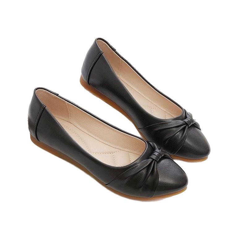 Single Shoes Women's 2025 Autumn New Flat Shoes Middle-aged Shallow Mouth Mother Shoes Summer Women's Shoes Soft Leather Soft Sole Doudou Shoes