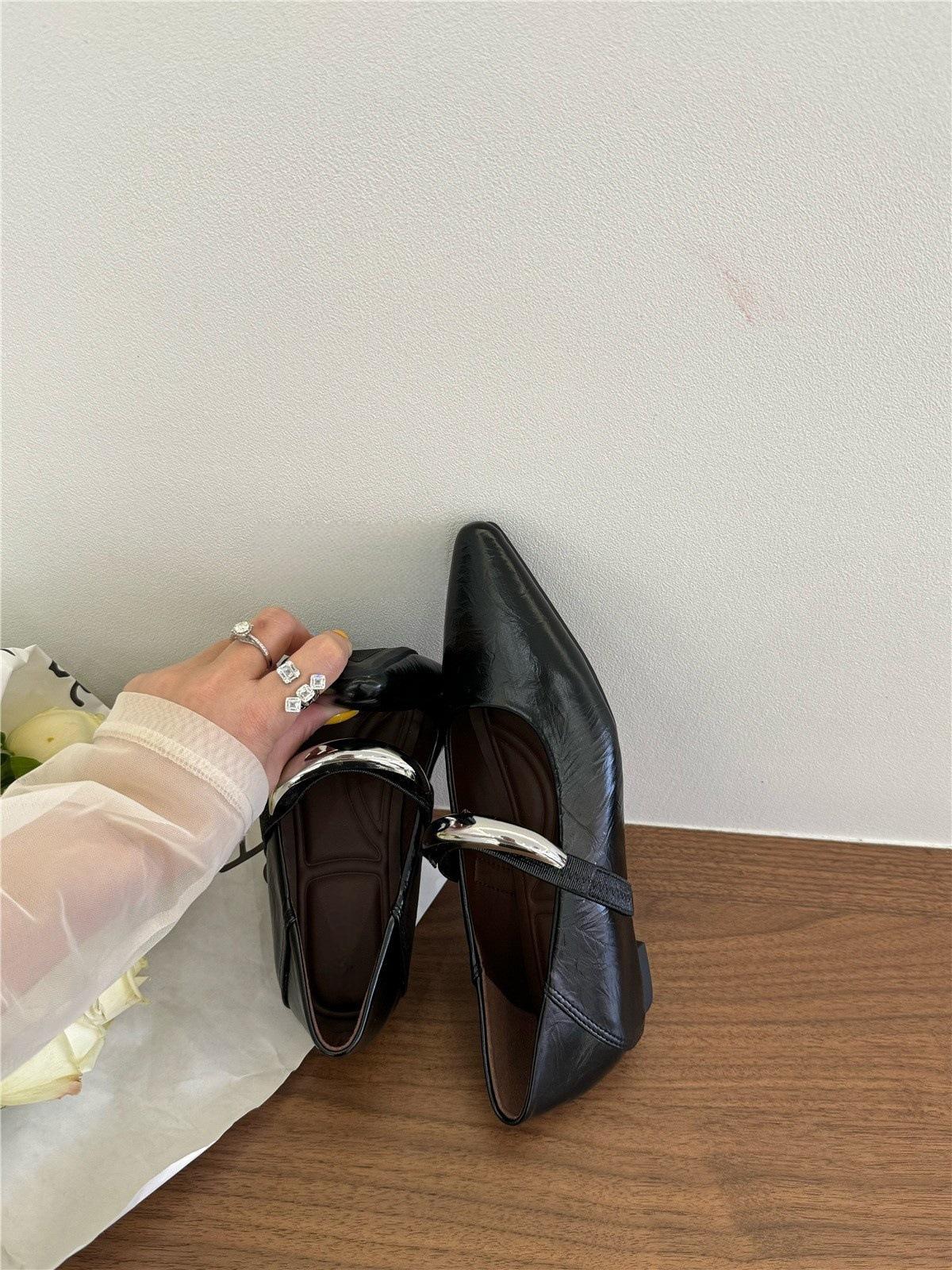 

Xiaoxiangfeng inner height increase pointed Mary Jane shoes women s shoes 2025 spring and summer shallow mouth with skirt gentle evening single shoes 35 чёрный