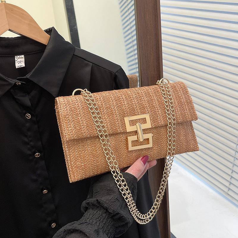 

Summer woven women s bags are beautiful, simple and casual chains, shoulder messenger bags, and versatile small square bags.