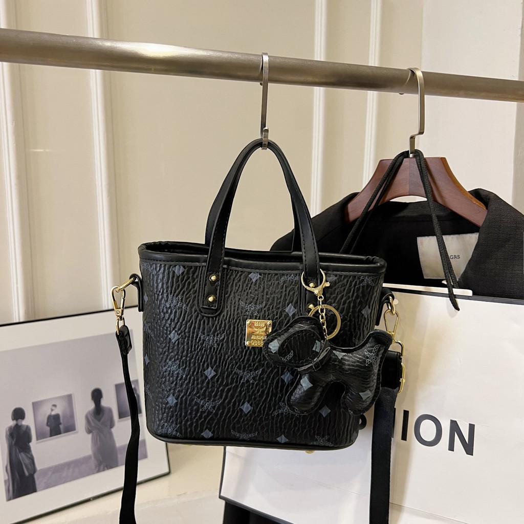 Fashionable New Style Street Trend Pu Material Dumpling Bag Shoulder Bag Black Color