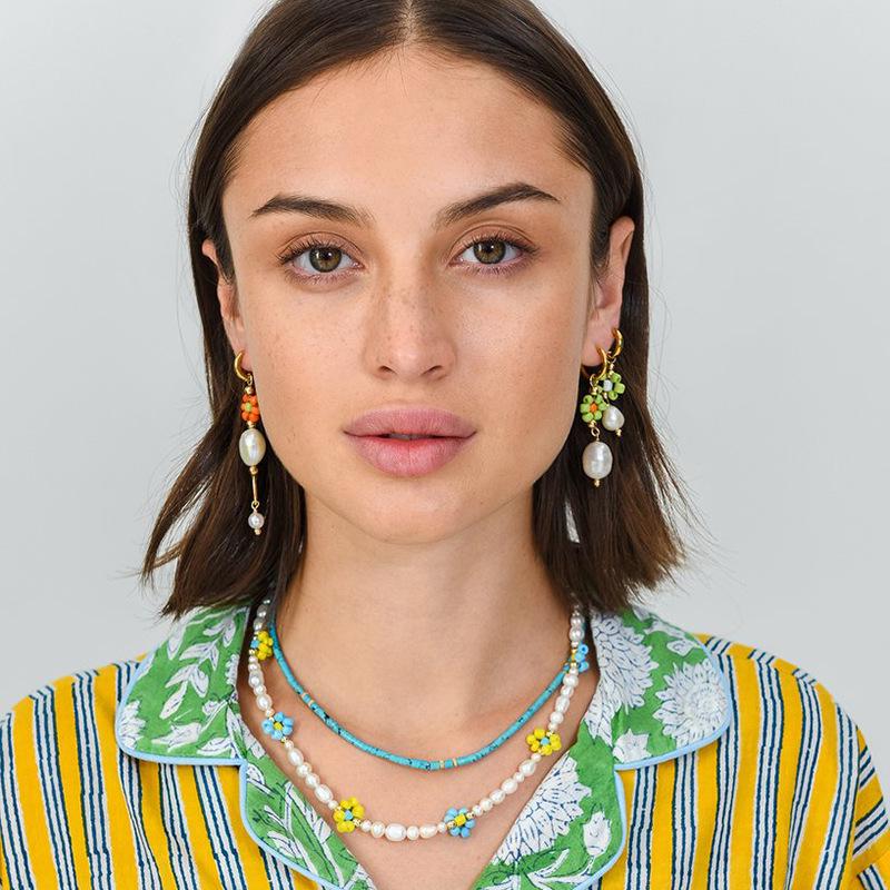 Baroque Pearl Cartoon Clavicle Chain: Simple Freshwater Pearl Choker for Women