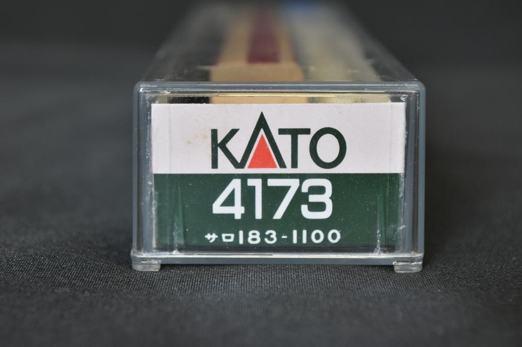 KATO 4173 Saro 183-1100 Red and Cream N Gauge/N Scale Model Train Car from Japan