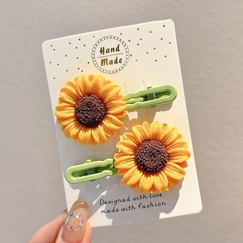Sunflower hairpin, sweet and cute cartoon flower hairpin, good-looking girl with broken hair, seaside bangs, headdress on the side