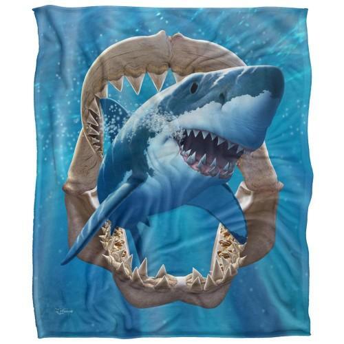 JQ Licensing Hunting Shark Supersoft Blanket