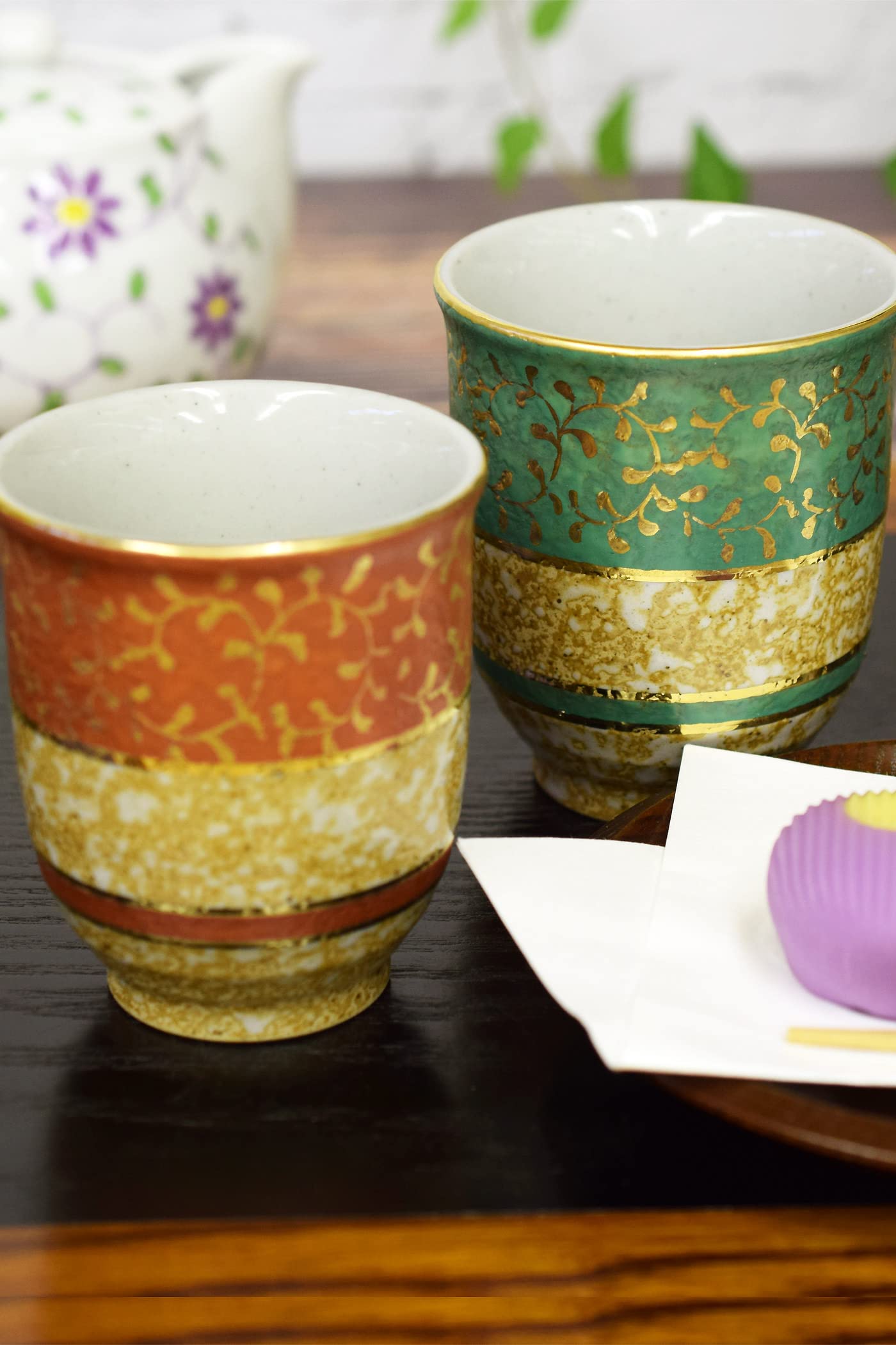 

Waza no Kura Stylish Pair of Kutani Ware Teacups with Gold Arabesque Japanese Made in Perfect Gift for Wedding 60th 70th 77th 80th and 88th Birthdays