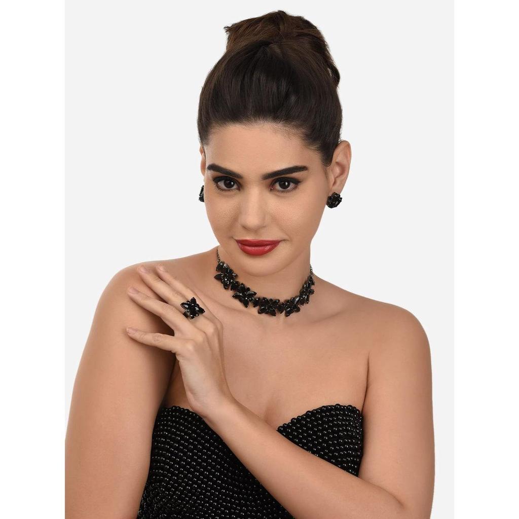 Svart glitrende steiner utsmykket moderne halskjede, øredobber og ring sett for kvinner