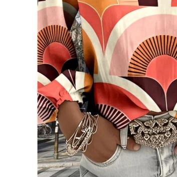 Lady Bohemian Retro Western Style Shirt with V-neck and Long Sleeves, suitable for casual outfits and vacations, relaxed and loose shirt