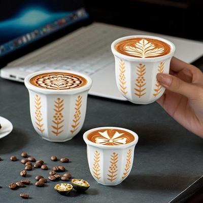 Tazza da Caffè Bianca in Ceramica con Motivo Tulipano Dorato per Feste Arabe