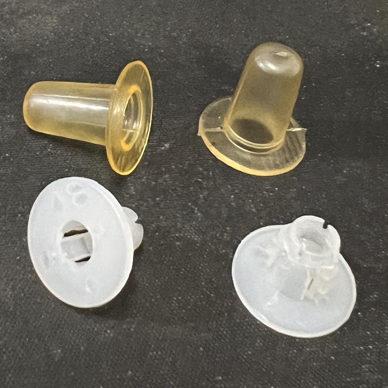 Mitsubishi Pajero V7/9/WK Tail Light Fixing Buckle MU000613