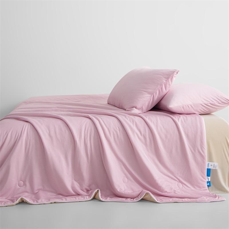 Summer Ice Silk Quilt: Cool & Washable for Mother and Baby