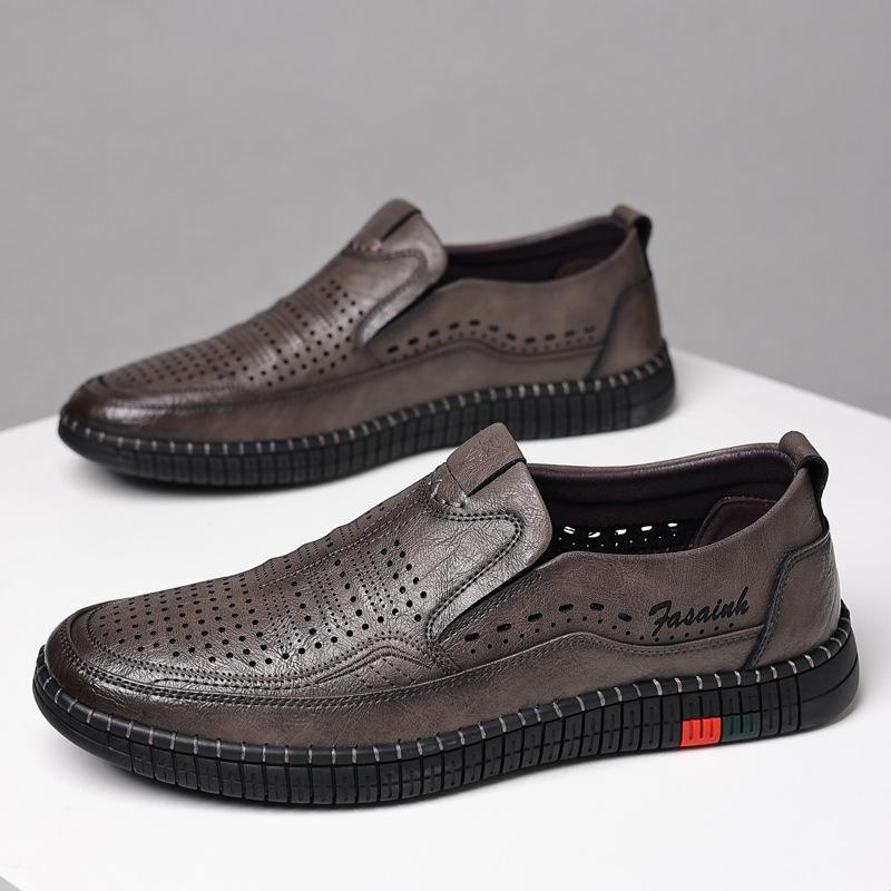 Men's hollow leather shoes Men's summer soft-soled soft leather breathable shoes Driving sandals One pedal hole shoes