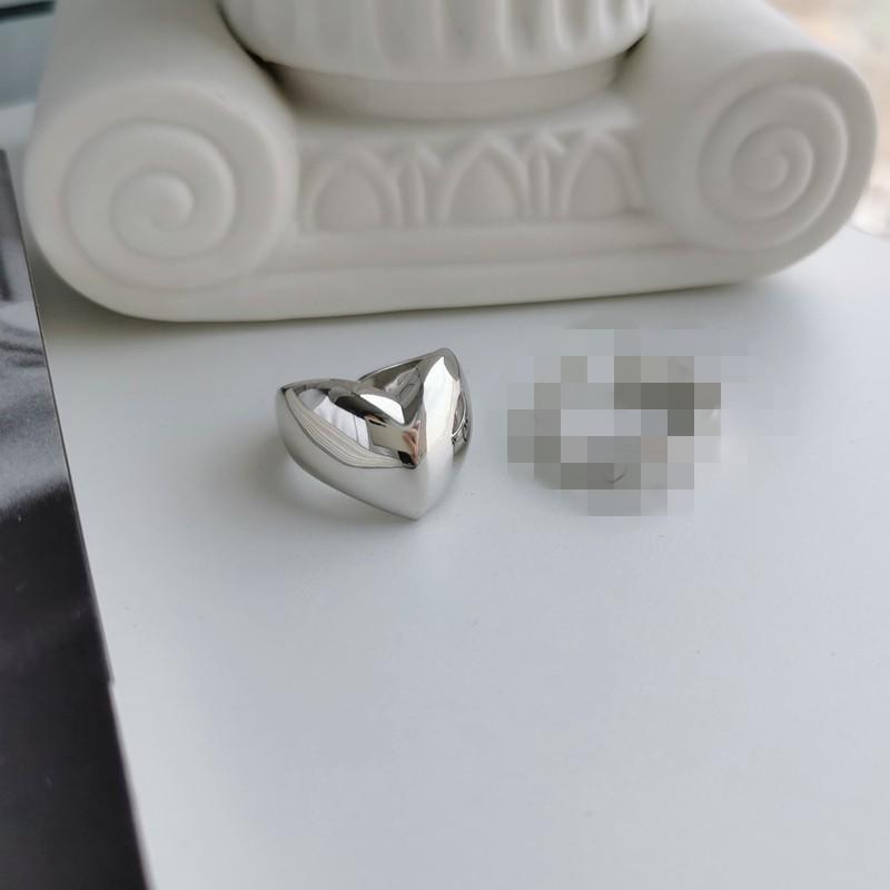 

Inspired Korean Lovely S925 Silver Ring For Women With Heart Motif For Elegant Touch
