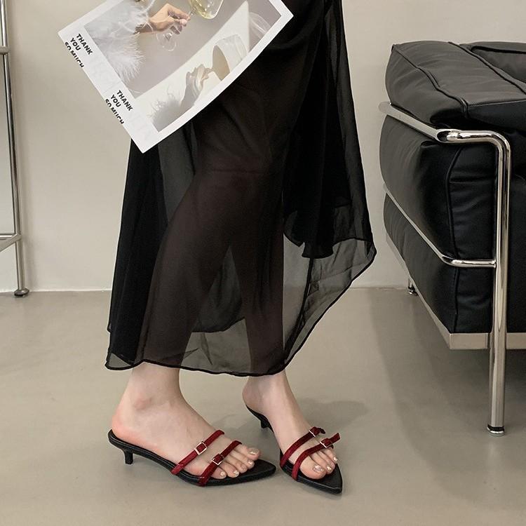 Weicher Boden dünner Riemen spitze Zehenpartie dünner Absatz mittlerer Absatz Pantoletten niedriger Absatz Sommer vielseitig Ein-Wort-Slipper High Heel Sandalen Damen Trend