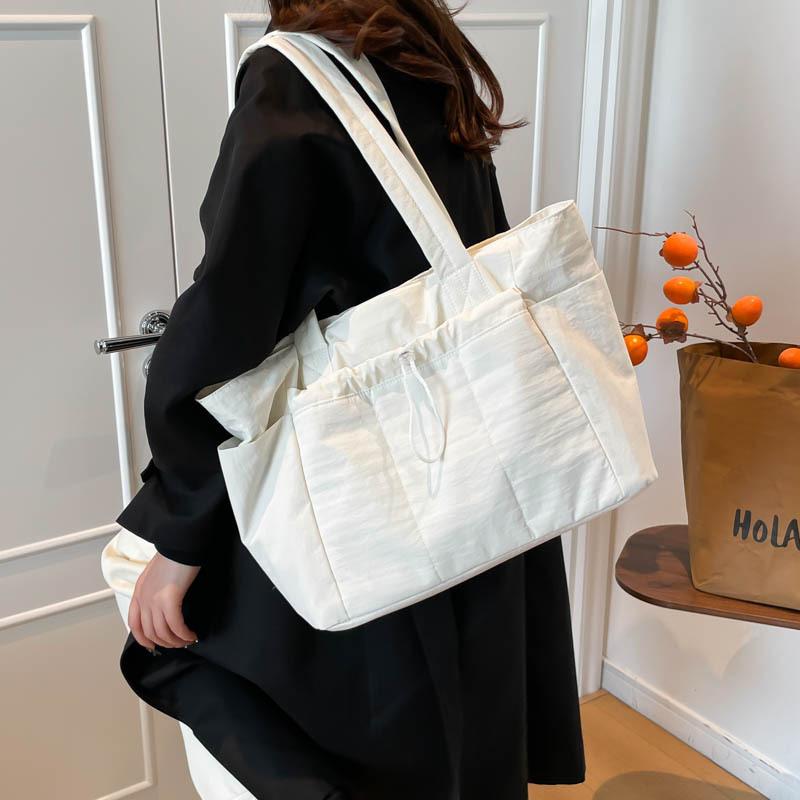 Large Capacity Nylon Tote Bag for Women Lightweight Shopping Shoulder Bag with Multiple Pockets and Zipper Closure for Daily Use